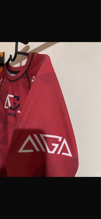 Продаю рашгард от Aiga