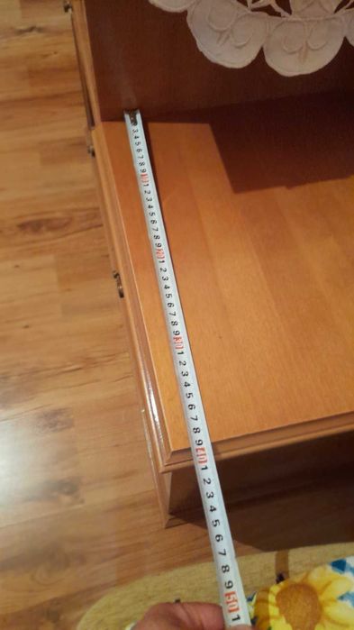 Тоалетка с място за съхранение и огледало