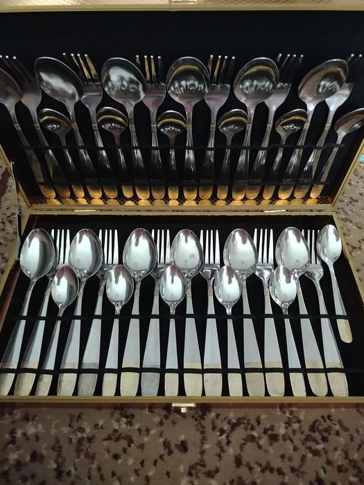 Новый набор столовых приборов