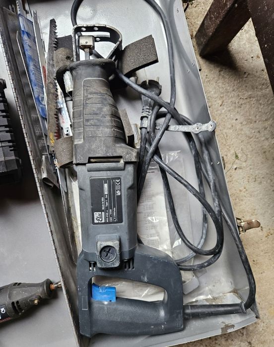 Fierastrau ELU SI Circular Metabo