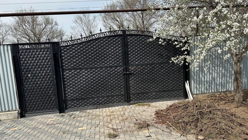 Продам распашные ворота+калитка