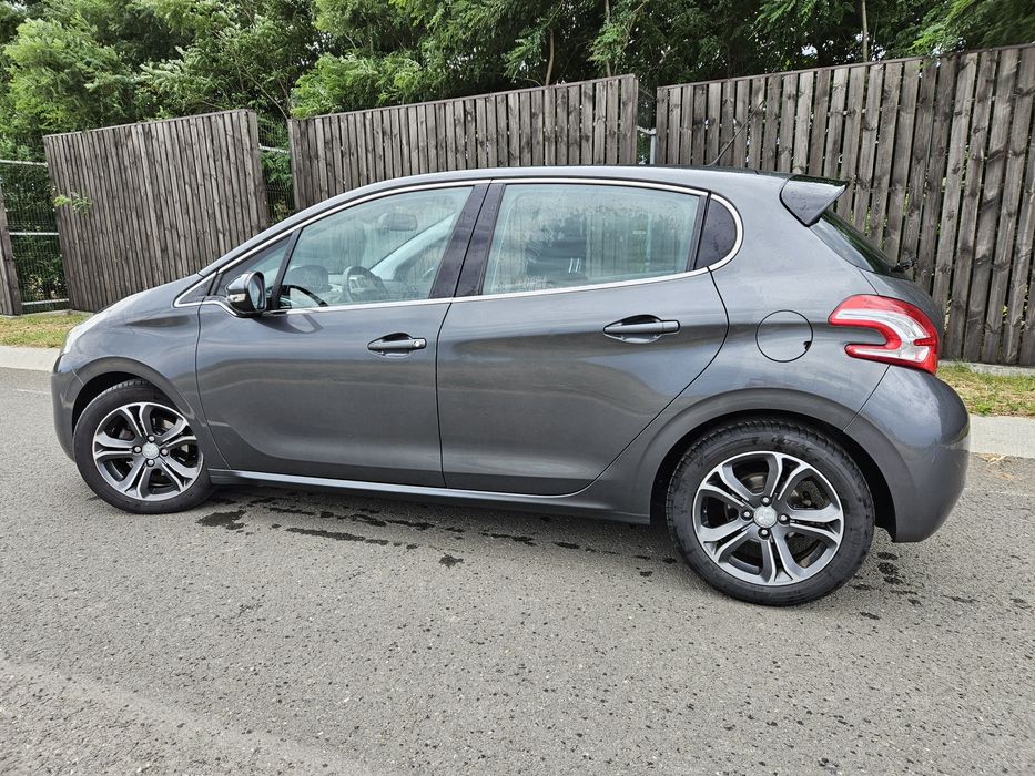 Peugeot 208 - 1.6 HDI - Impecabil