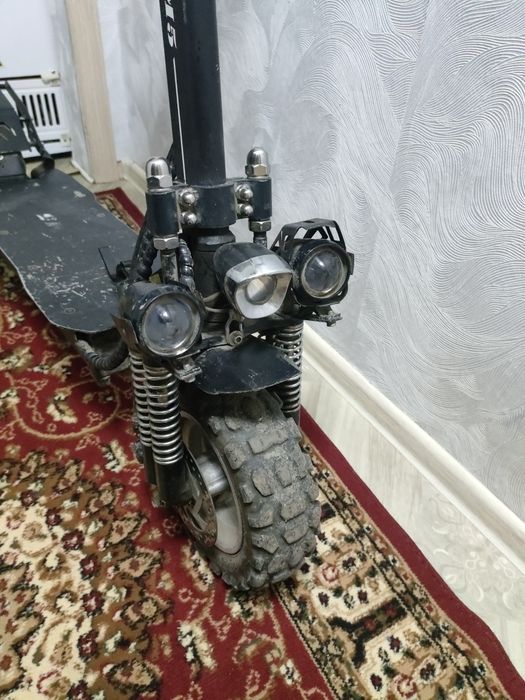 Продам электросамокат Kugoo