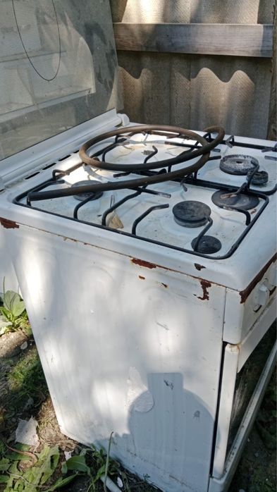 Продам газ плиту