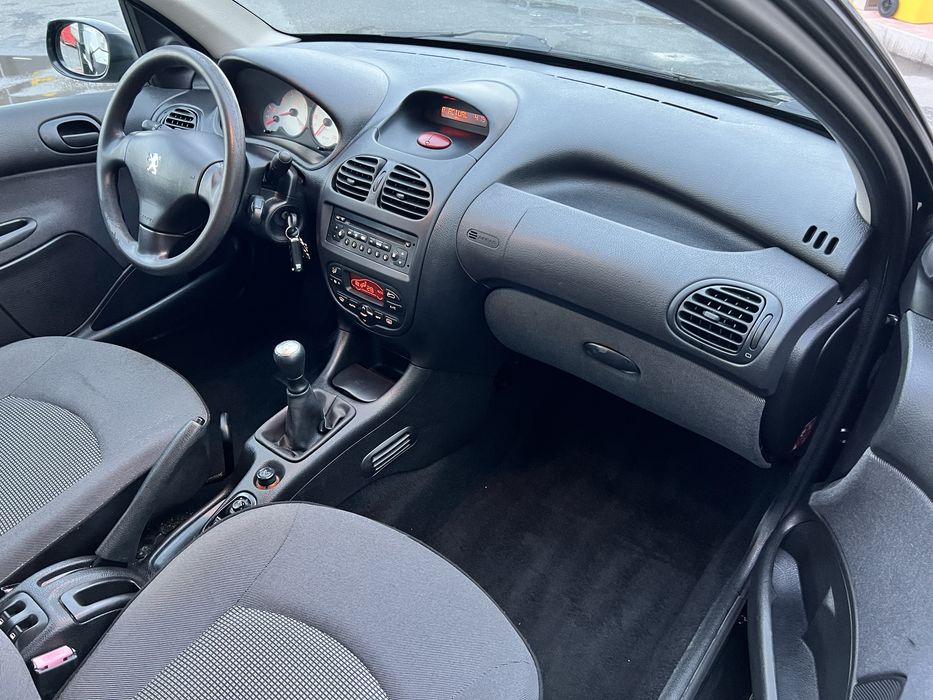 Peugeot 206 Sedan 70.000 Km 1.4 Benzina Model Full IMPECABILA(logan,clio)
