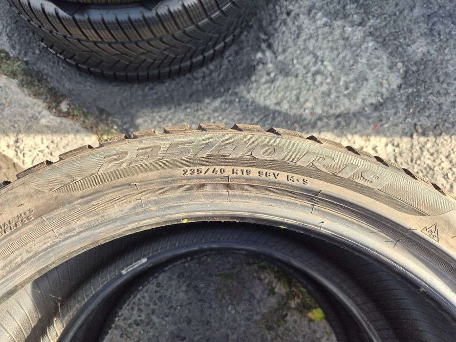 2 Anvelope de IARNA - 235/40/19 98V - PIRELLI Sottozero - CA NOI - DOT 2020 !