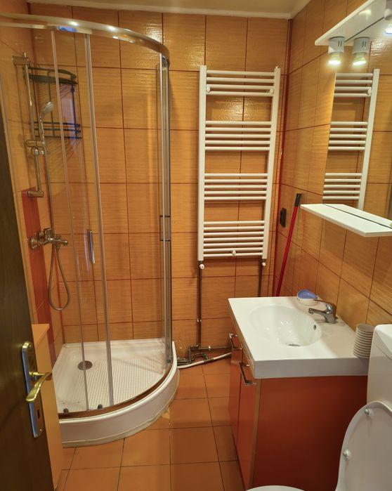 Închiriez garsonieră