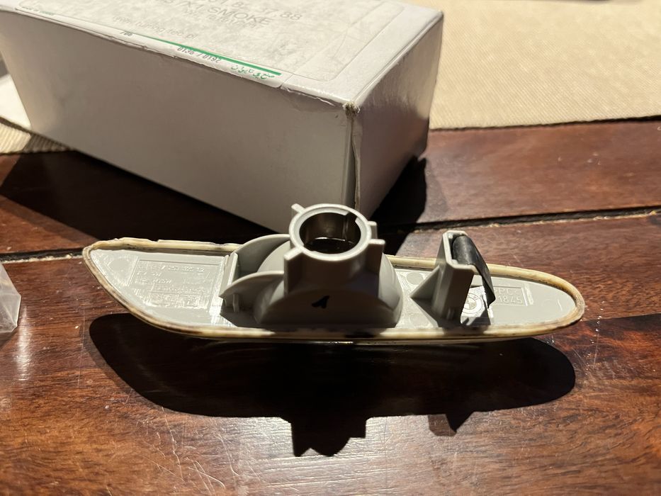 Suport semnalizator lateral BMW E90-91