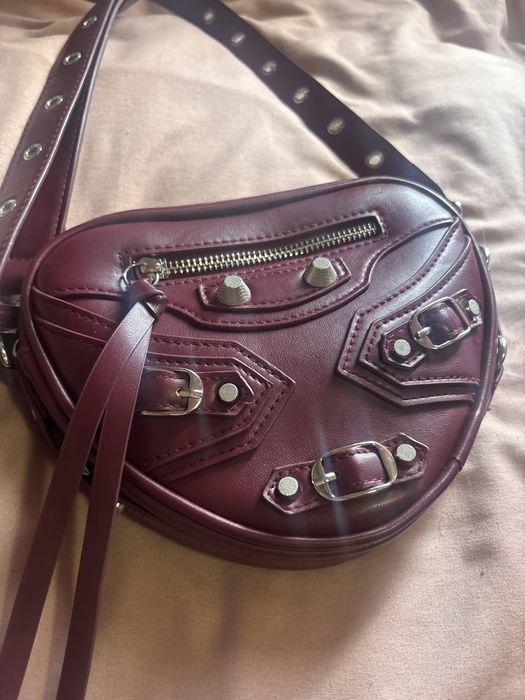 Стильная бордовая сумка