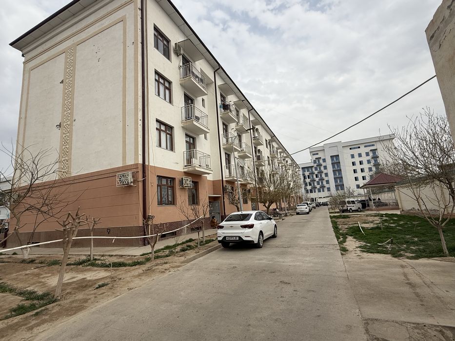 Termiz sh, vokzal TISU turist politsiya oldida 63,9 mkv, 2 xona