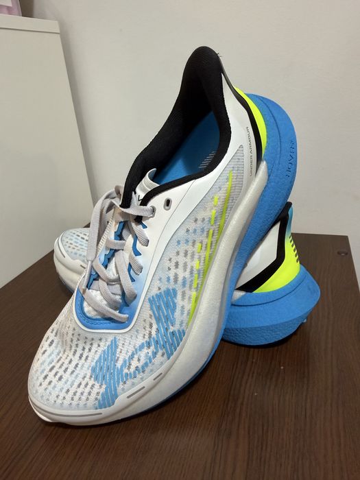 Adidasi noi Under Armour