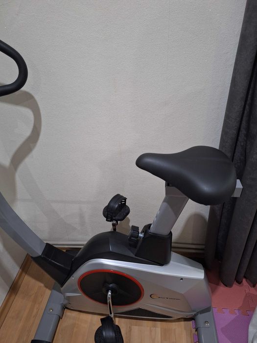 Магнитен велоергометър.Ползван само 2,3 пъти.