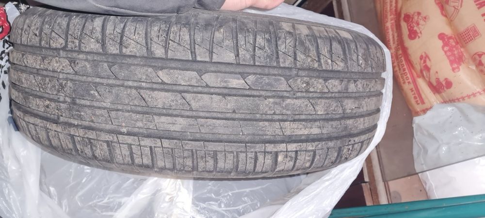Продам комплект шин
