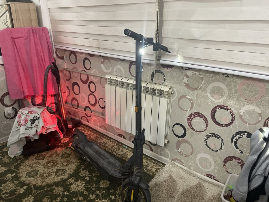 Электро самокат найн бот