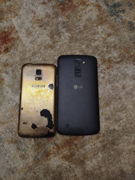 Продам 3 старых телефона читайте описание