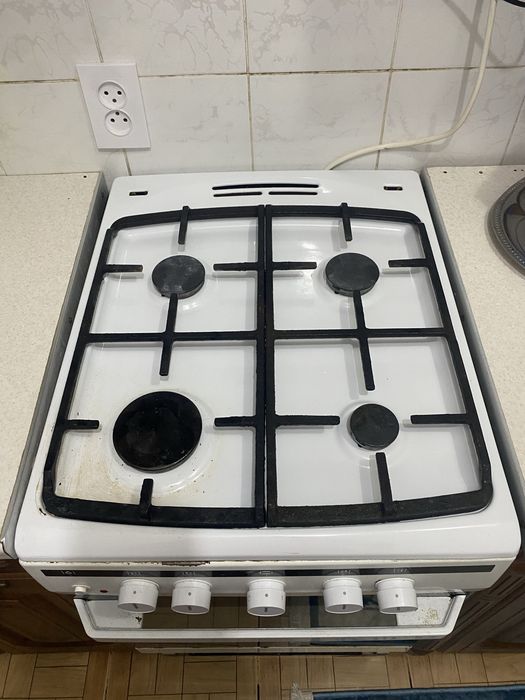 Продам газовую плиту