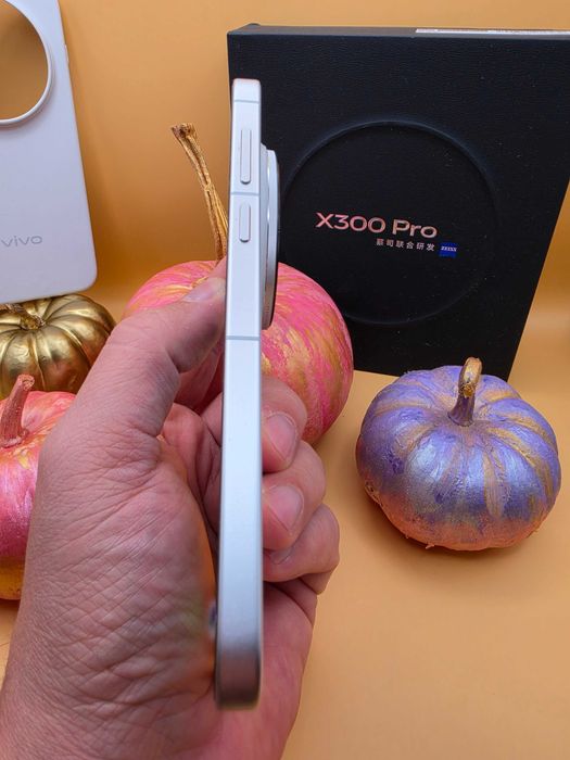 Vivo X300 Pro 16GB 512 GB cu kit de fotografie