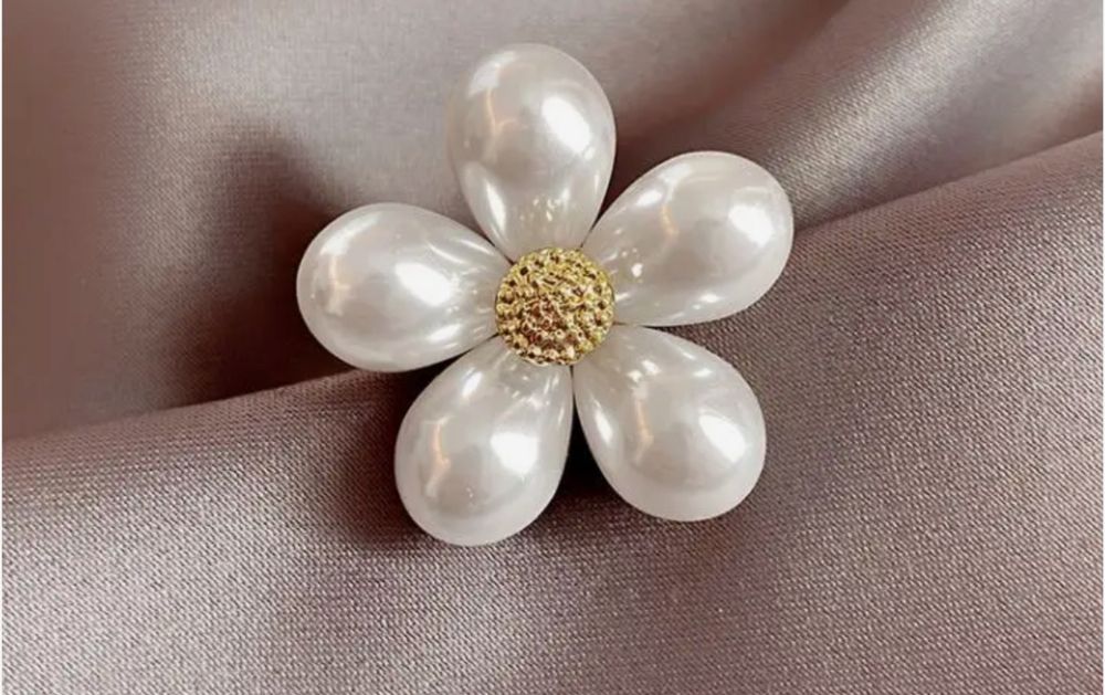 Красиви брошки