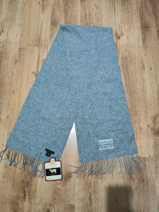 Fular din lână nou