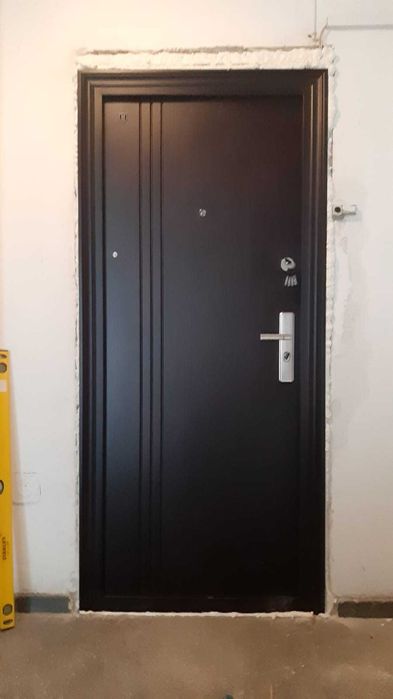 Usi metalice cu 2 inchideri 1200 montaj inclus