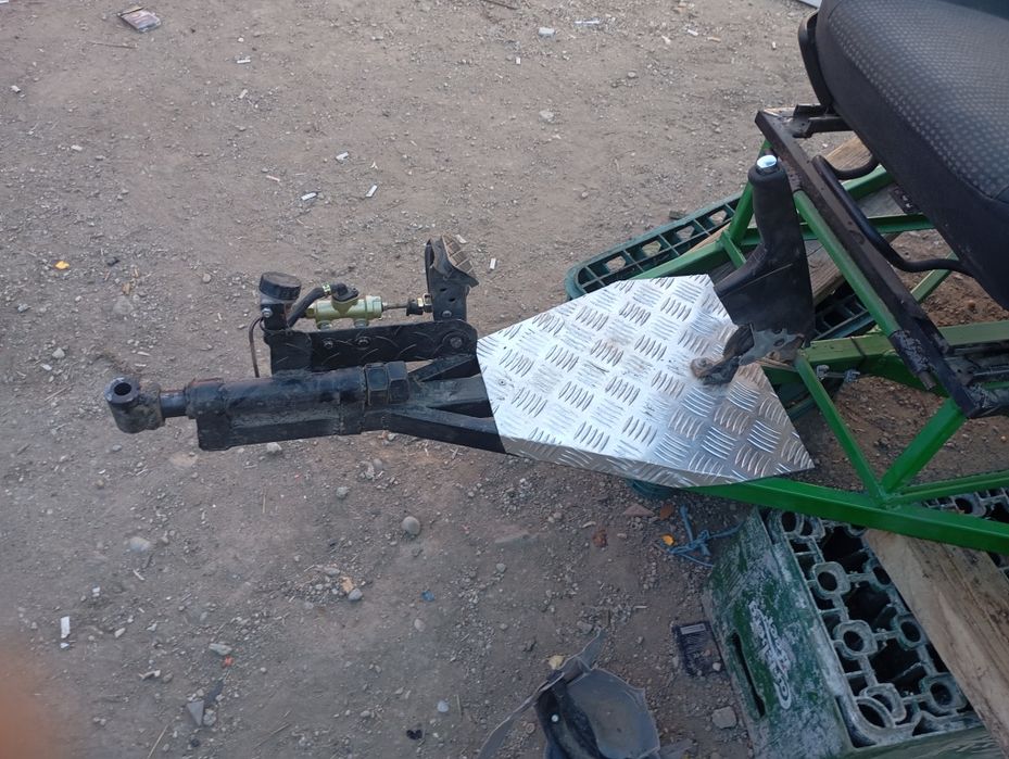 Remorcă de motosapă cu frână de mână și de picior