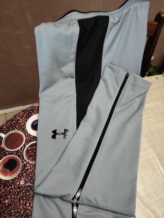 Оригинално мъжко долнище (Under armour).