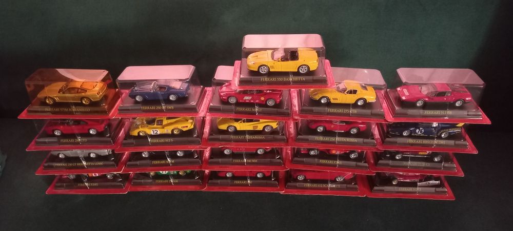 Ferrari  scara 1:43