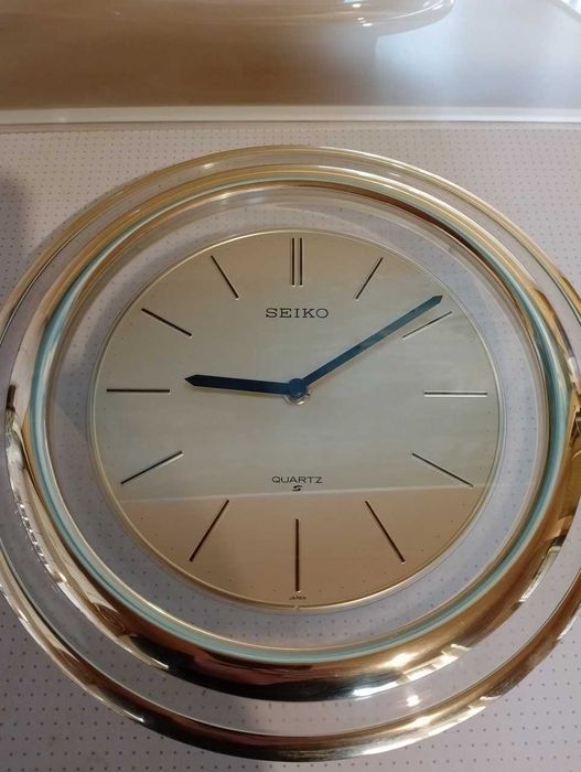 Часы настенные Seiko
