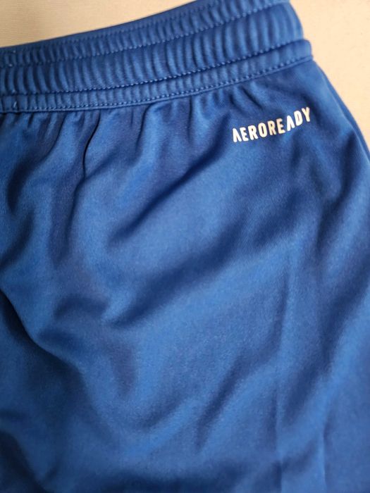 Adidas, Нови къси панталони