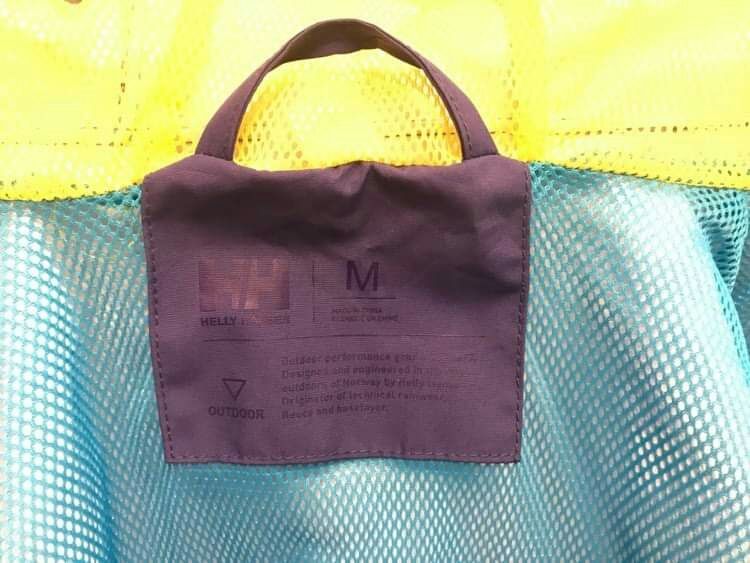 Оригинална дамска ветровка на Helly Hansen M размер