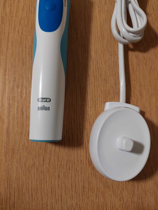Incarcator periuta dinti Braun Oral-B