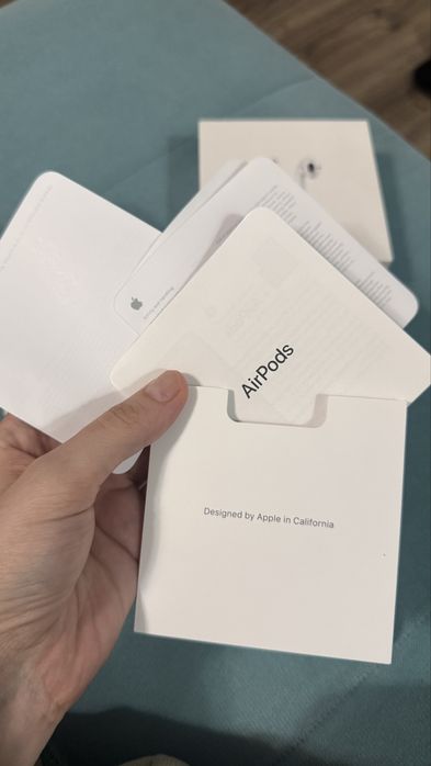 AirPods 2 (оригинал) + НОВЫЙ кабель Lightning