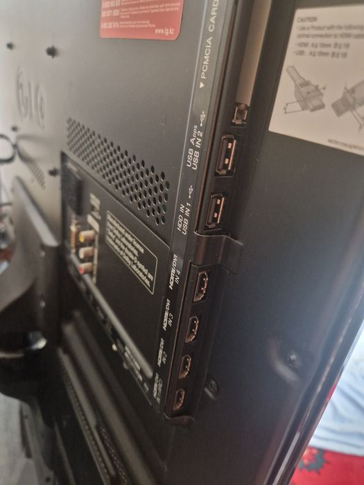 Телевизор LG диаганаль 32 со столиком