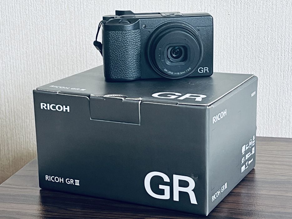 Фотоапарат - Ricoh GRIII