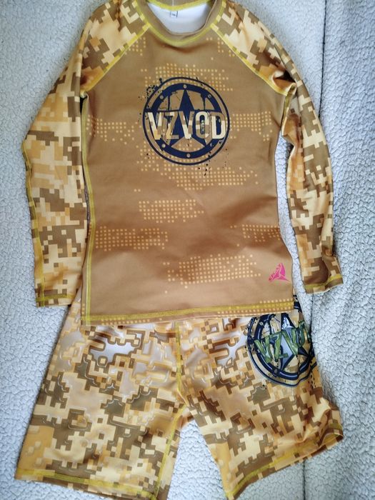 рашгард и шорты для единоборств