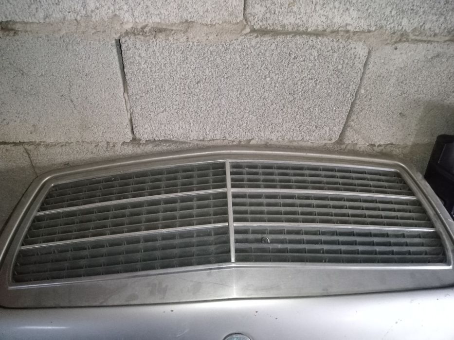 Капот в сборе на Мерседес w210