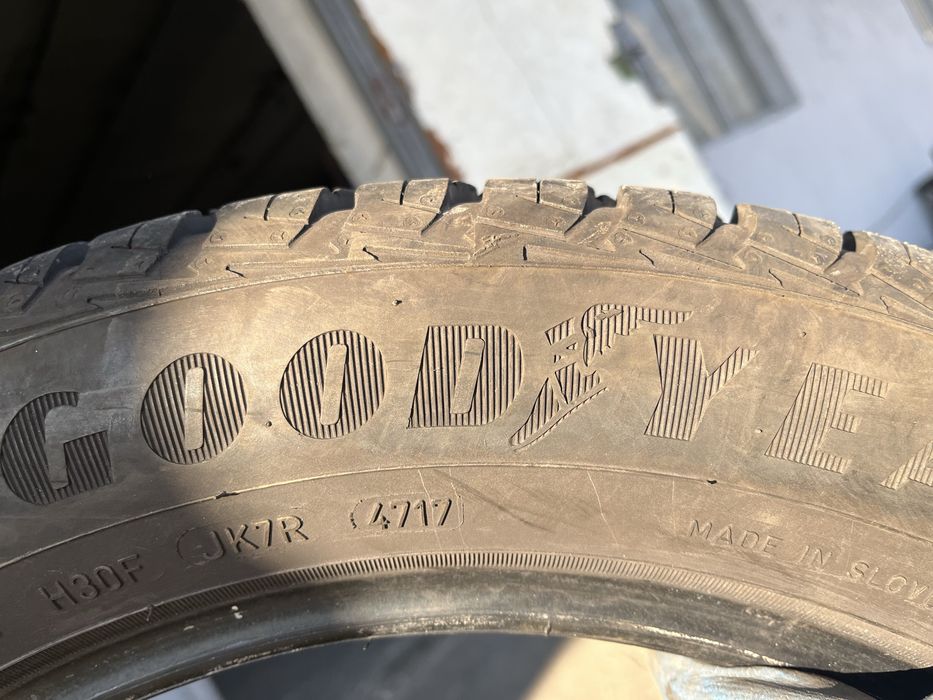 2 бр. всесезонни гуми 205/55/16 GoodYear 7 mm DOT 4717