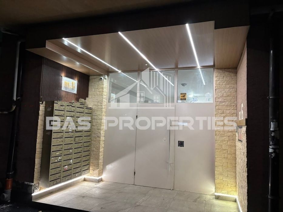 Продава се Двустаен апартамент в София, Малинова долина - 82 кв.м за 2379 €/кв.м - Снимка #12