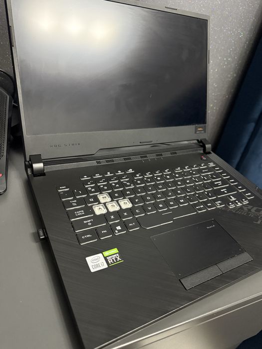 laptop asus rogstrix