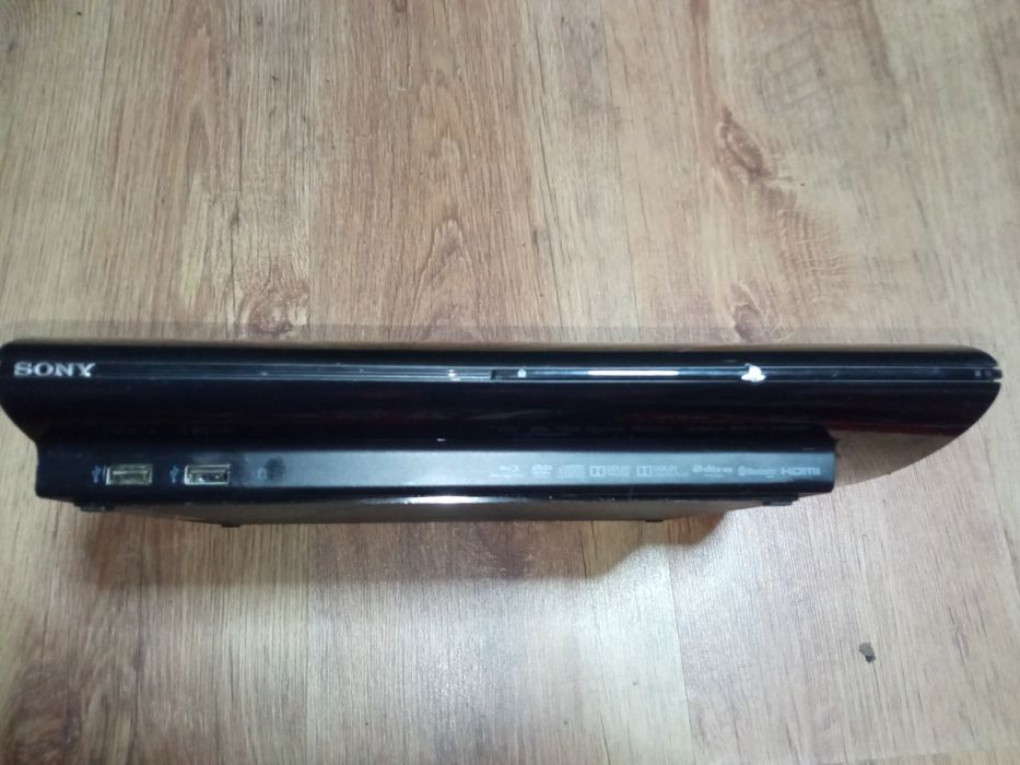 Vând console de jocuri