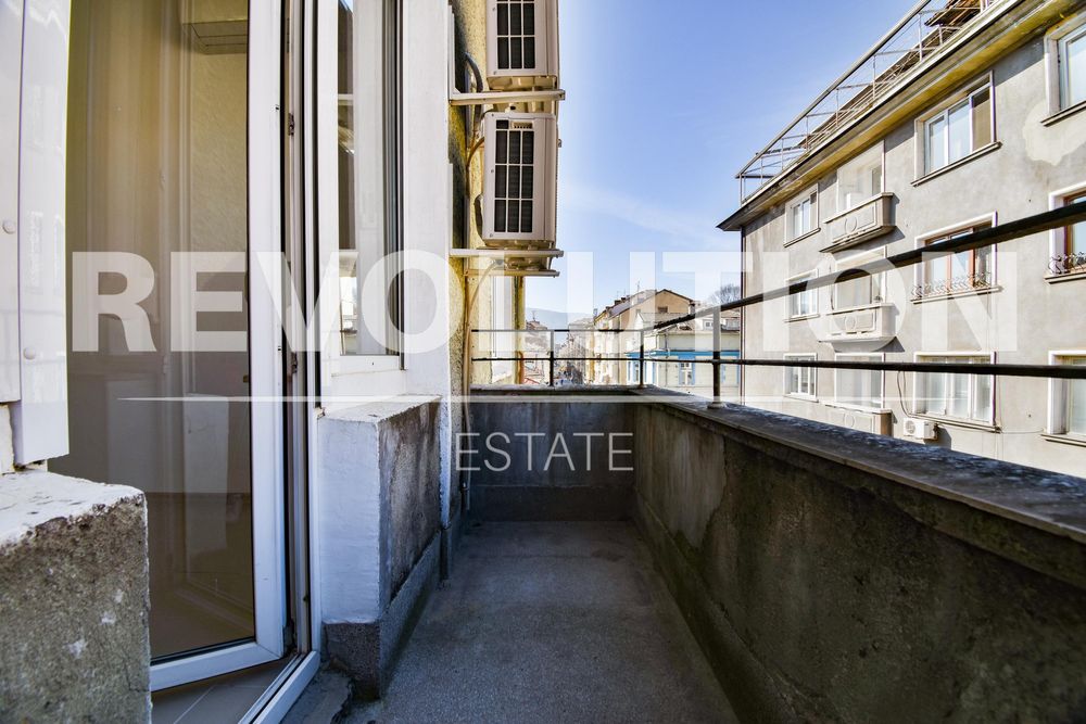 Дава се под наем Тристаен апартамент в София, Център - 70 кв.м за 600 € - Снимка #9