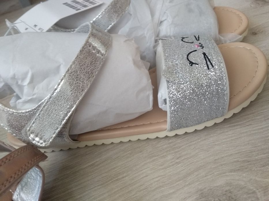 Нови сандали Crocs, George и HM