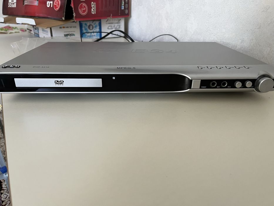 LG DVD-5310 MPEG-4/MPEG-5 DVD-плеер