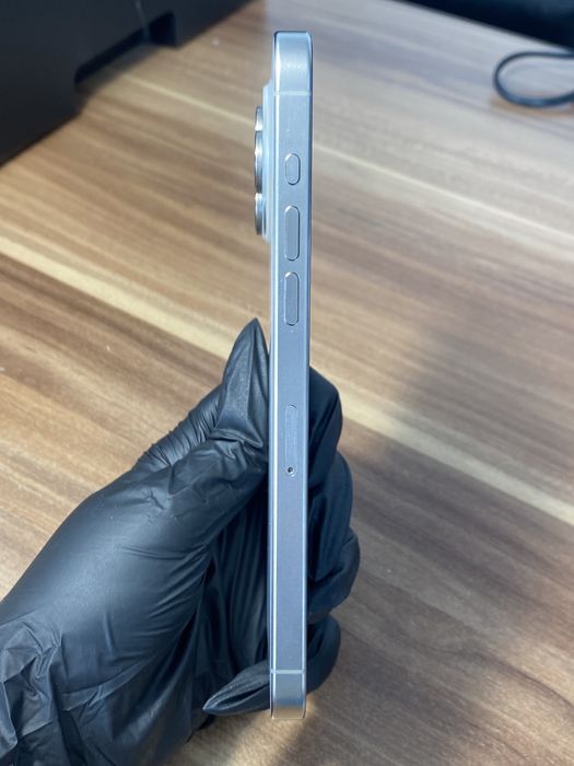 iPhone 15 Pro Max • 256 GB • Natural Titanium