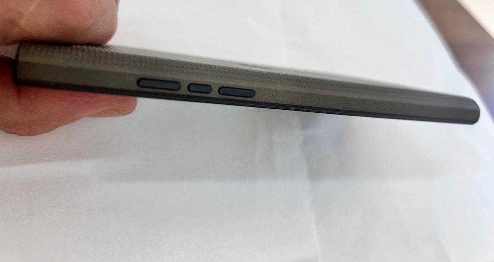 Vand Blackberry B371, model Leap, impecabil