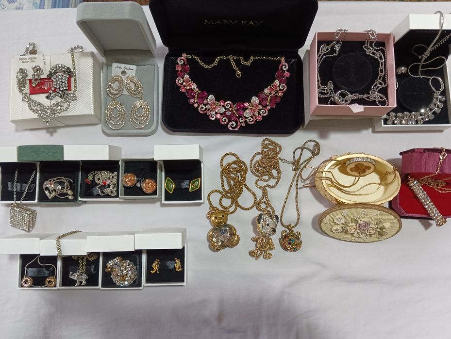 Продам бижутерии