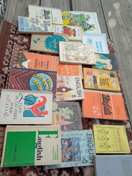 Книги. Продается.  Дешево