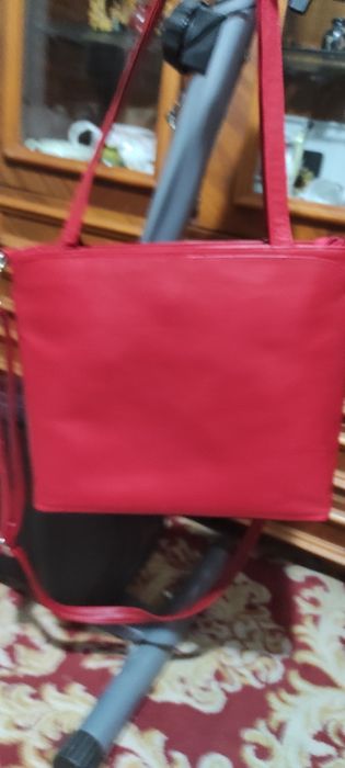 Geanta noua roșie de  piele