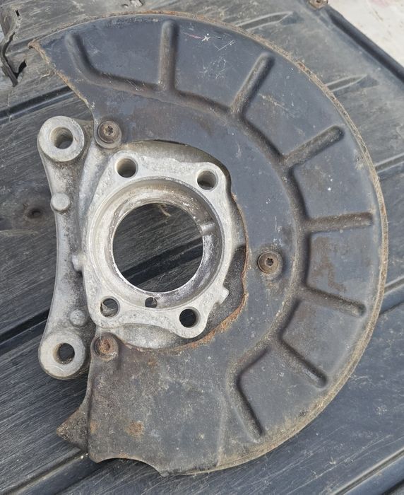 Fuzetă stânga față VW Passat B6 / B7 / CC