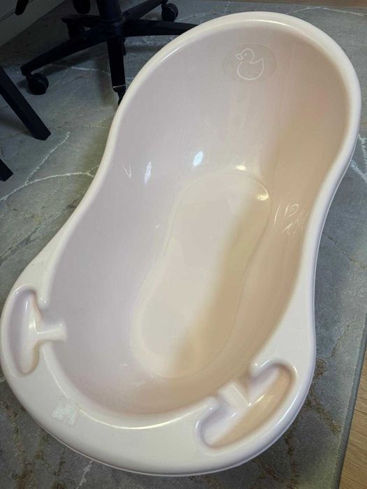 Cădiță bebe 0–18 luni, design ergonomic, stare excelentă